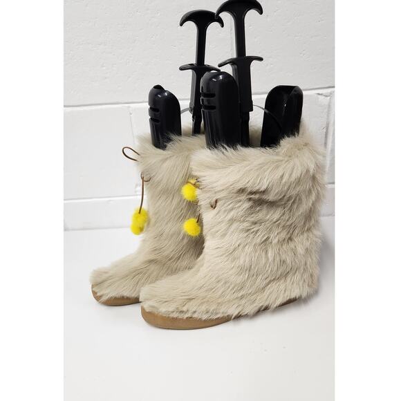 Kate Spade New York Women's Yeti Winter/Snow Fur Boots, Size 10 In Blonde Color